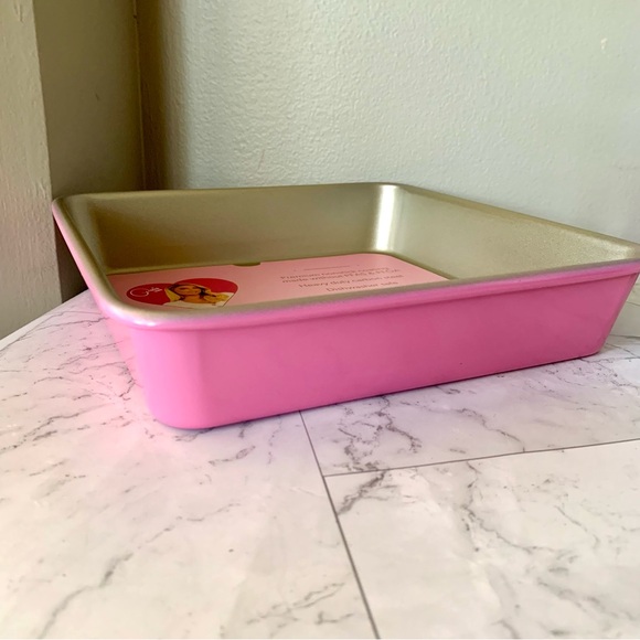 Paris Hilton Nonstick Carbon Steel  9-Inch Square Cake Pan - Picture 4 of 4